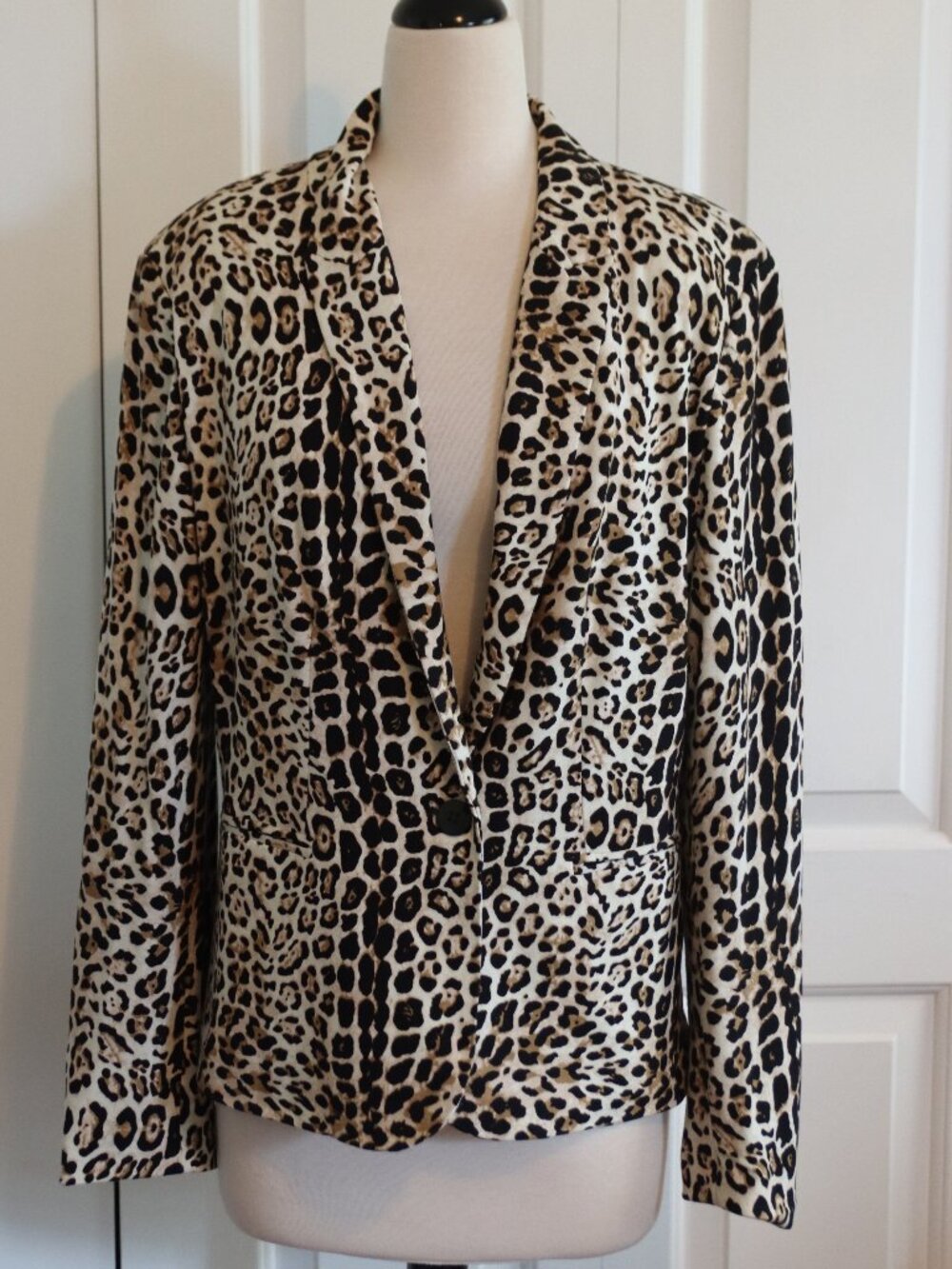 Lisa International Leopard Print Single Button Blazer Size Medium Tan/Black